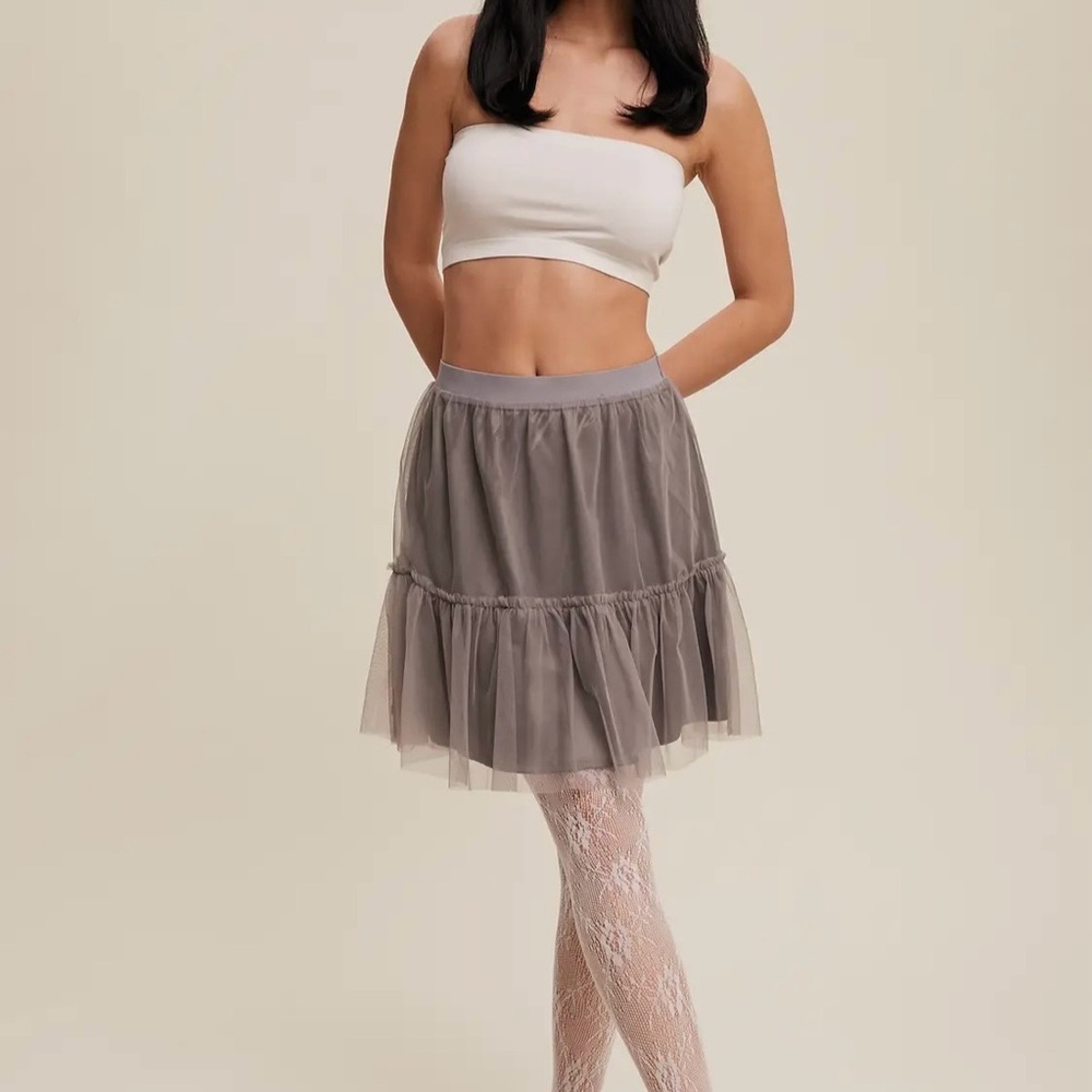 NWT! Listicle Women’s Gray Tiered Tulle Skirt/Size LARGE/Style #LSK0241